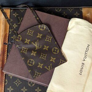 LOUIS VUITTON Pochette Secret Monogram Canvas - 1982 Vintage Shoulder Bag